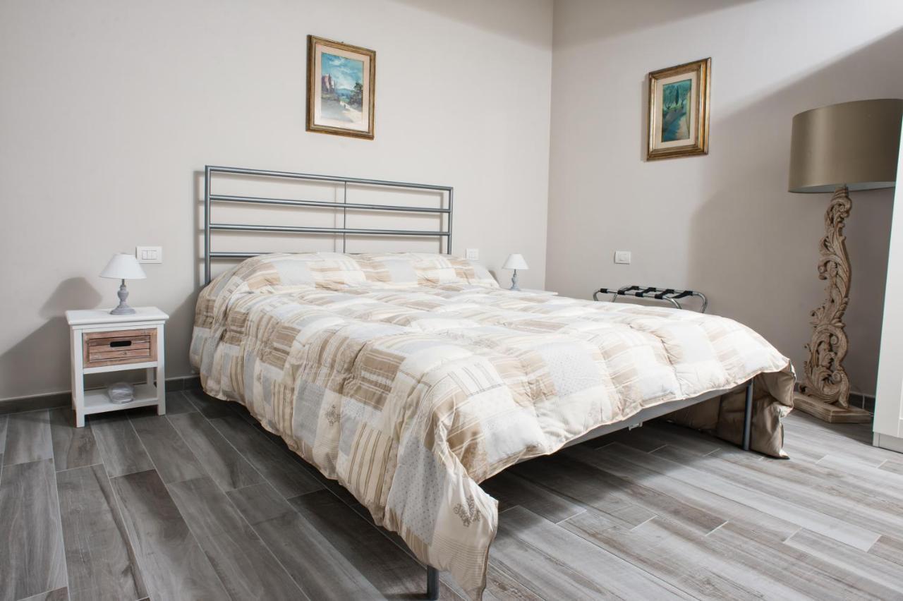 Orsini Family Deluxe Apartment By Mamo פירנצה מראה חיצוני תמונה